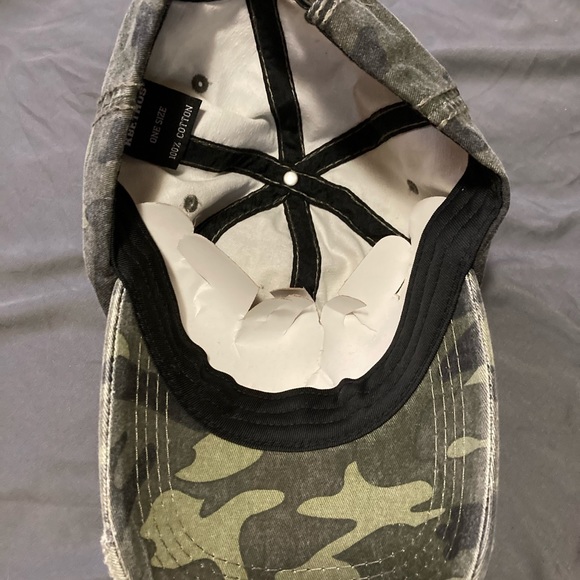 Kiss My Bass Fishing Hat - Picture 2 of 4